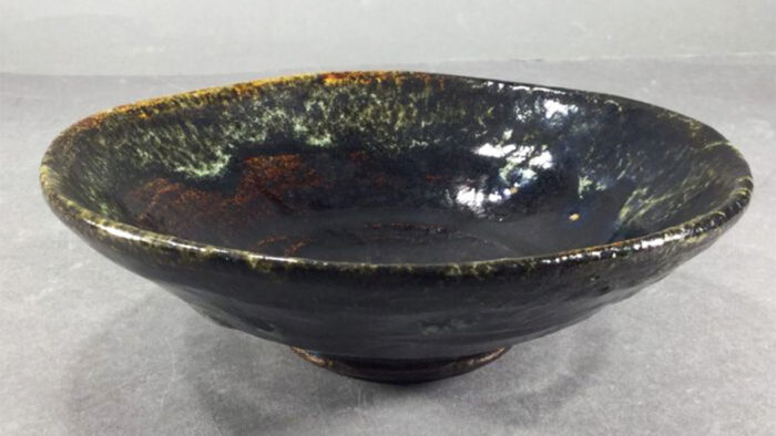 ♦大樋焼作家物 飴釉ぐい呑み 酒器 未使用の美品 楽焼脇窯 骨董品 大樋焼（おおひやき）の特徴とは？飴釉と手びねりが生む魅力をご紹介